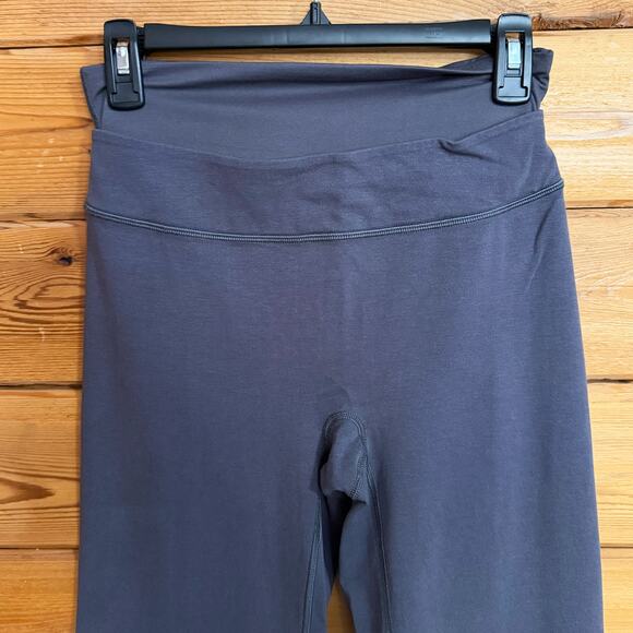 Spanx Flare Gray Yoga Pants Size Medium - Picture 4 of 7